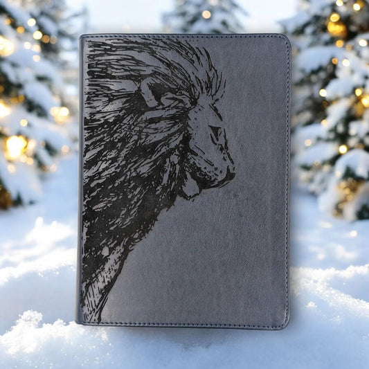 Personalized CSB She Reads Truth Bible: Engraved Lion, Wide Margins, Navy Leatherlike