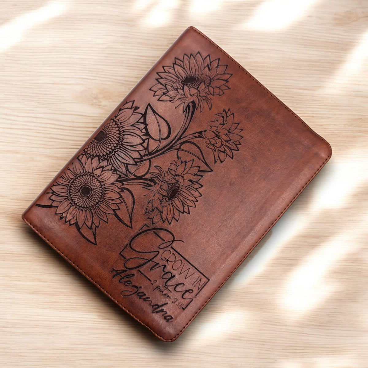 Personalized Spanish Journal Bible for Women: Engraved Sunflower Design, RVR 1960, Lined Wide Margins